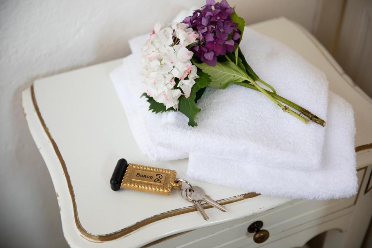 Charming Moment Di Villa Porta - Borgo Antico Luino Exterior foto