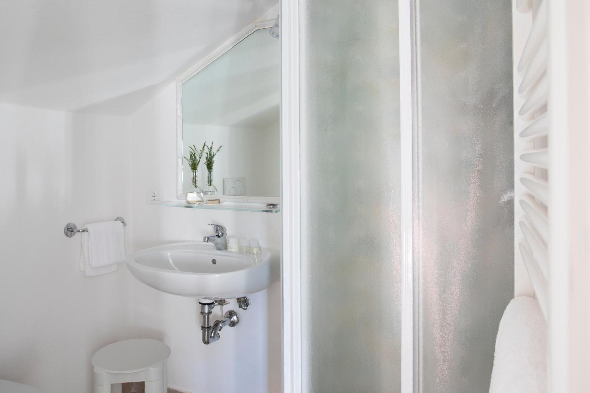 Charming Moment Di Villa Porta - Borgo Antico Luino Exterior foto